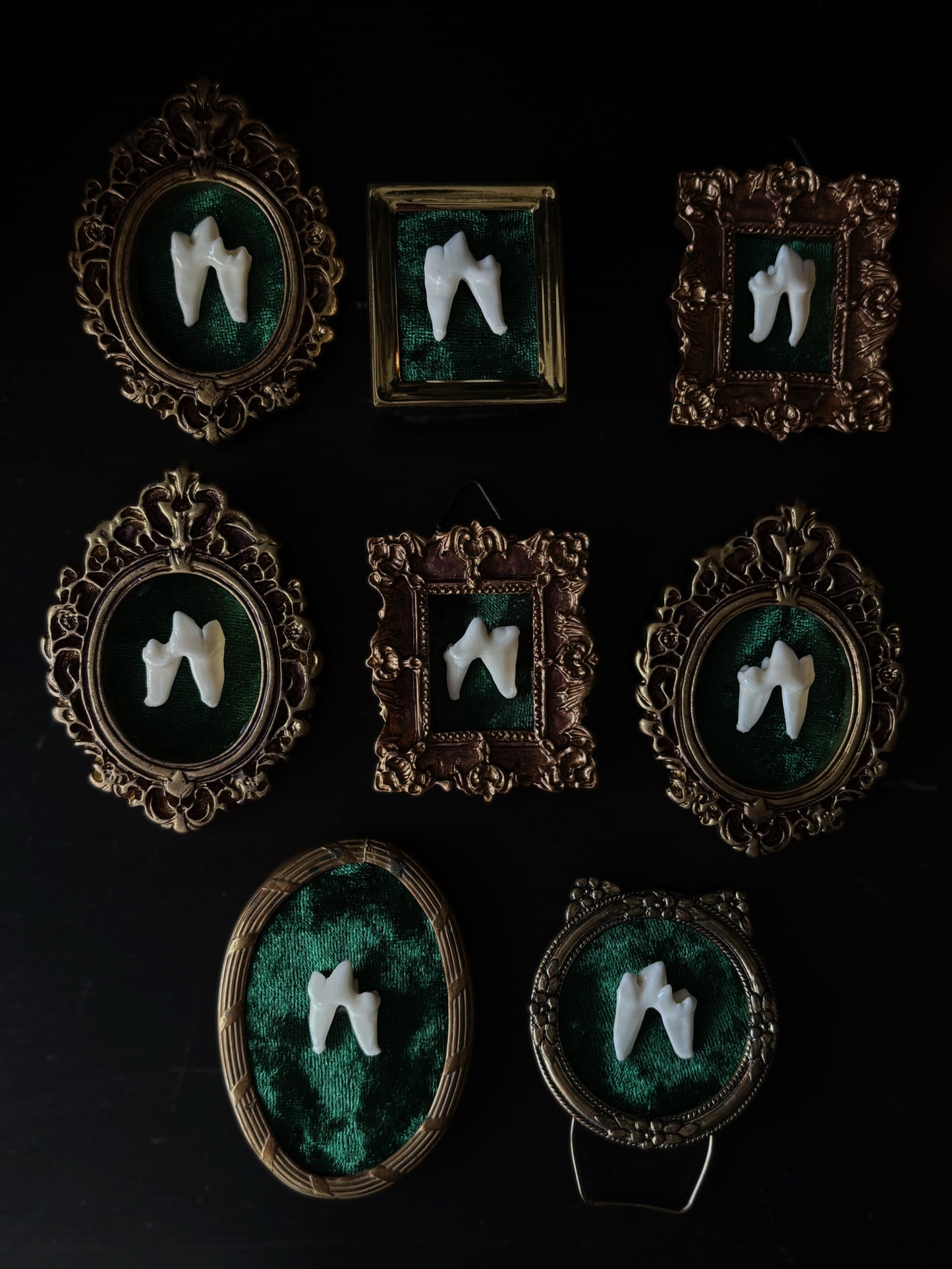 Fox Tooth Mini Frame – Vintage Style Wall Art