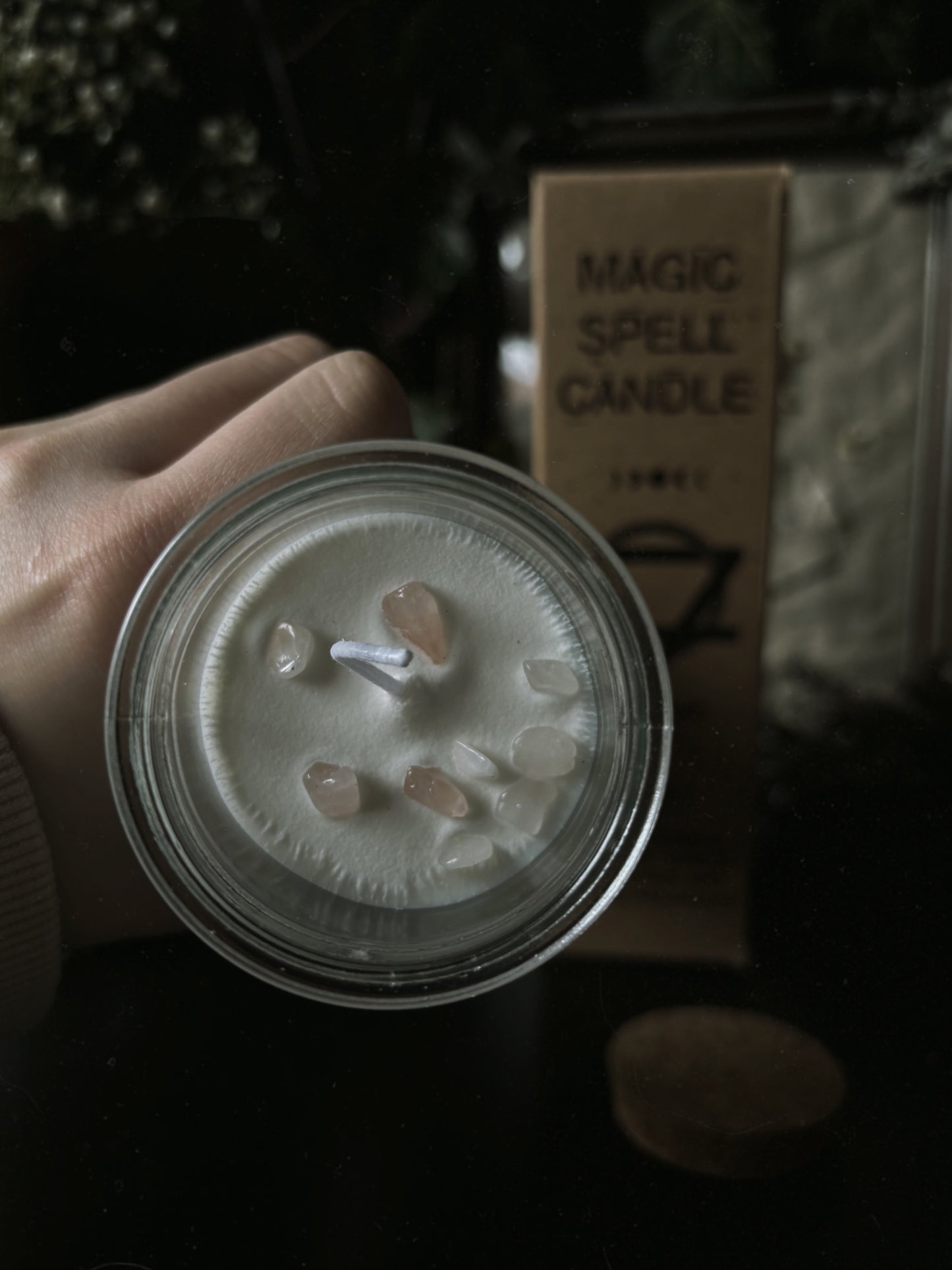 Magic Spell Candle - Love (with Rosequarz Crystals/Jasmine scented)