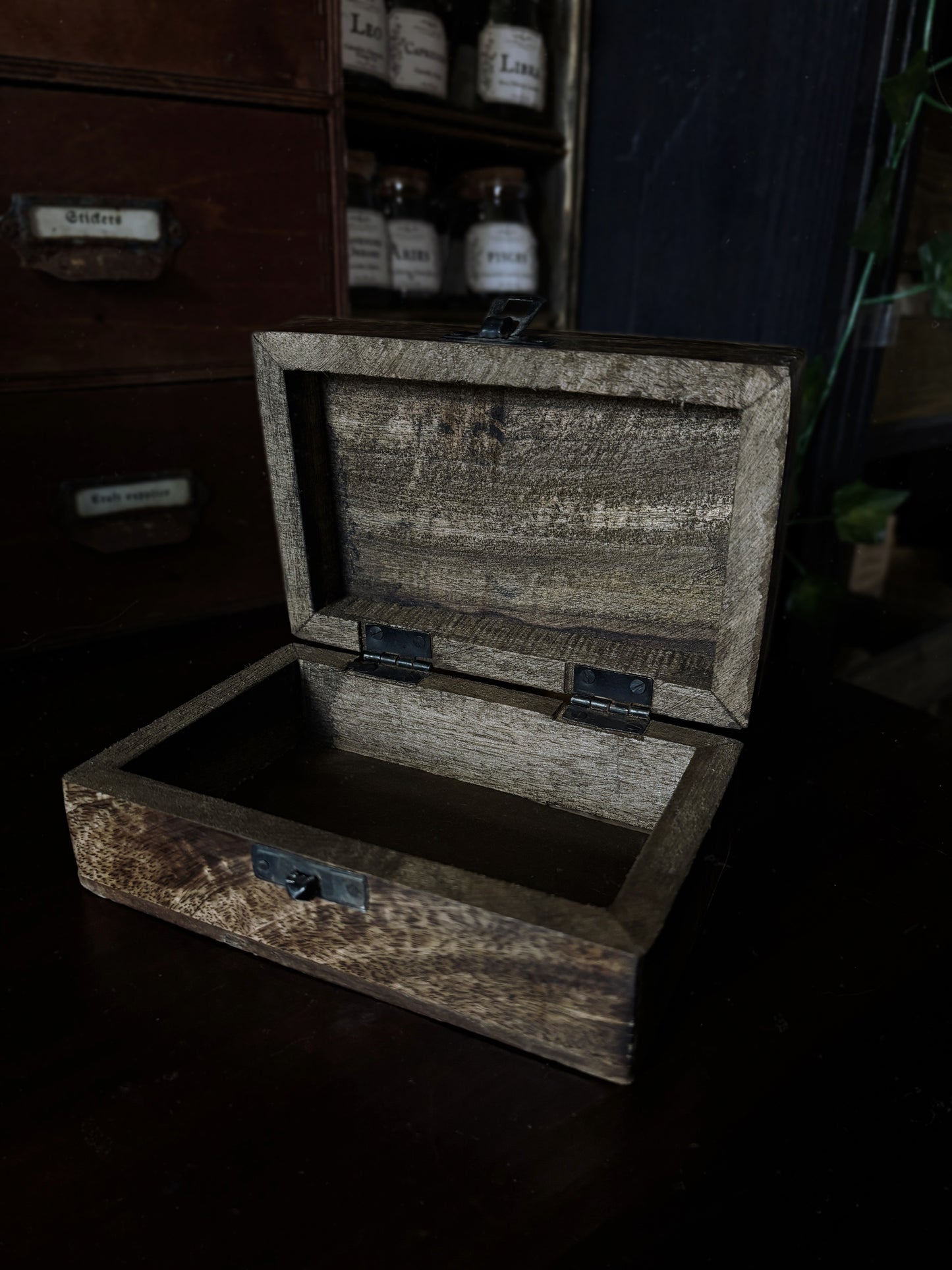 Enamelled Box - Trust the Universe ( 15x10x6cm)