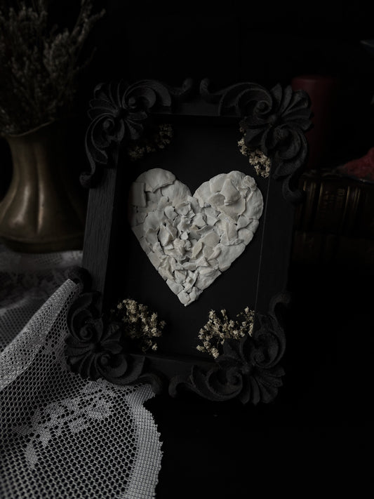 „Heart of bones“ (15x10cm)