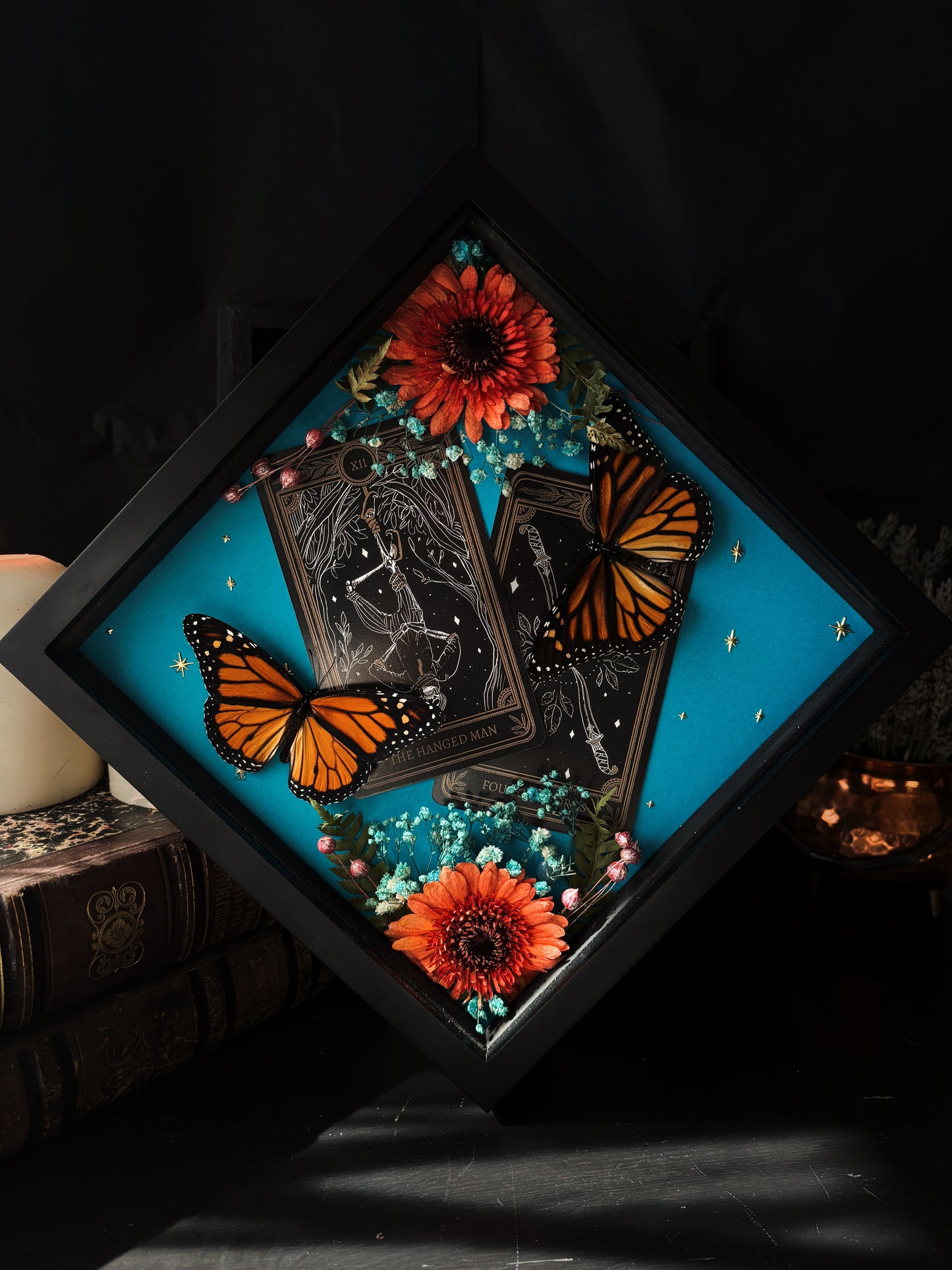 Tarot Magic – Danaus plexippus – Vertical Frame (20x20cm)