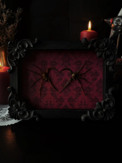 🕷️ Spider Heart Frame (18 × 13 cm)