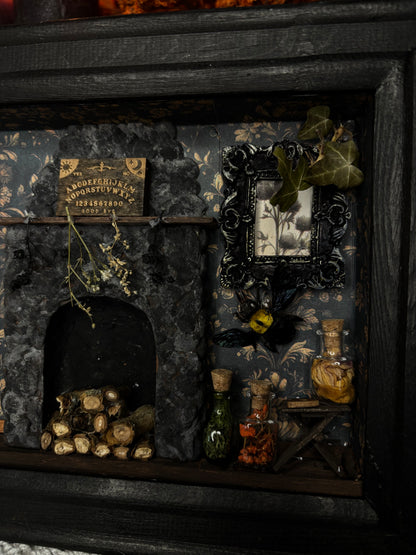 🕯️ Witch’s Kitchen – Miniature Curiosity Frame (18x13cm)
