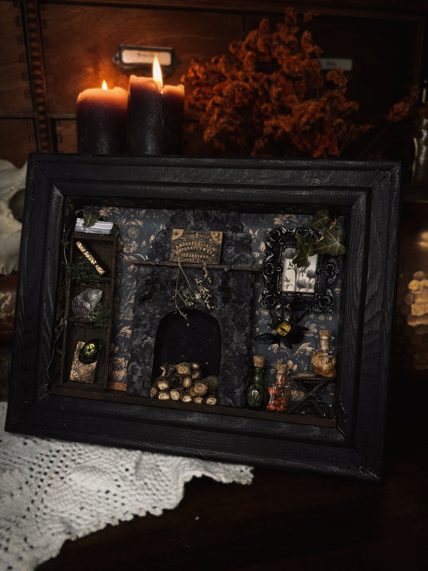 🕯️ Witch’s Kitchen – Miniature Curiosity Frame (18x13cm)