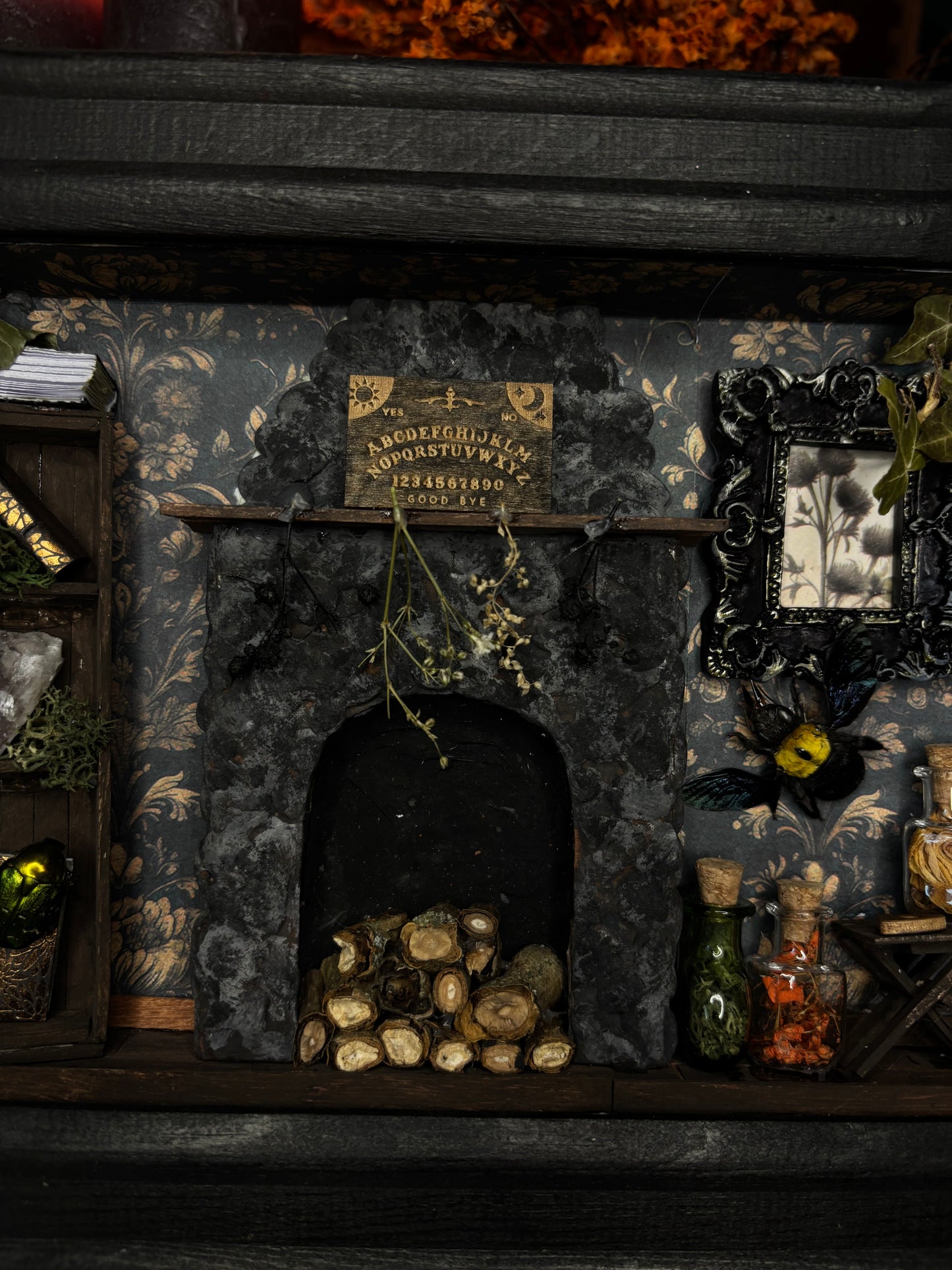 🕯️ Witch’s Kitchen – Miniature Curiosity Frame (18x13cm)