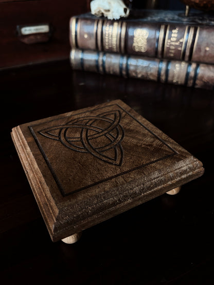 Mini altar table Triquetra (11x11cm)