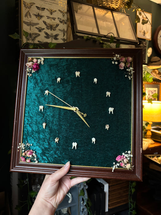 “Timekeeper of the Wild” – Framed Vintage Clock with Deer Teeth & Florals (34x34cm)