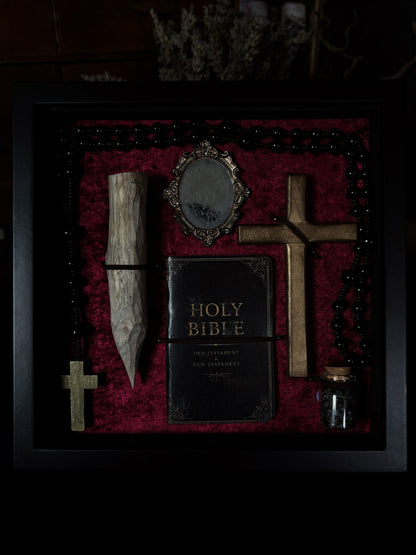 Vampire Hunting Kit | Crimson Velvet (30x20cm)