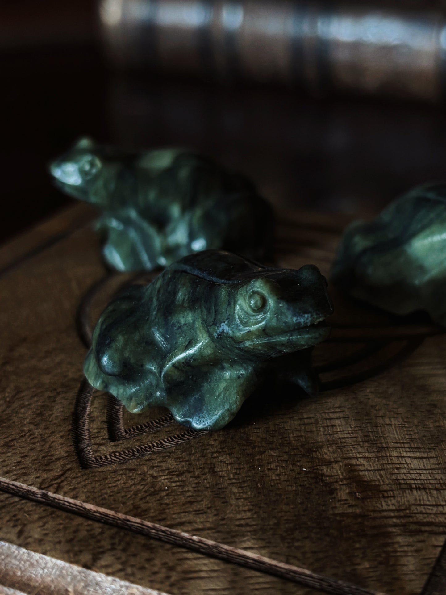 Jade Frog Carving (3cm)