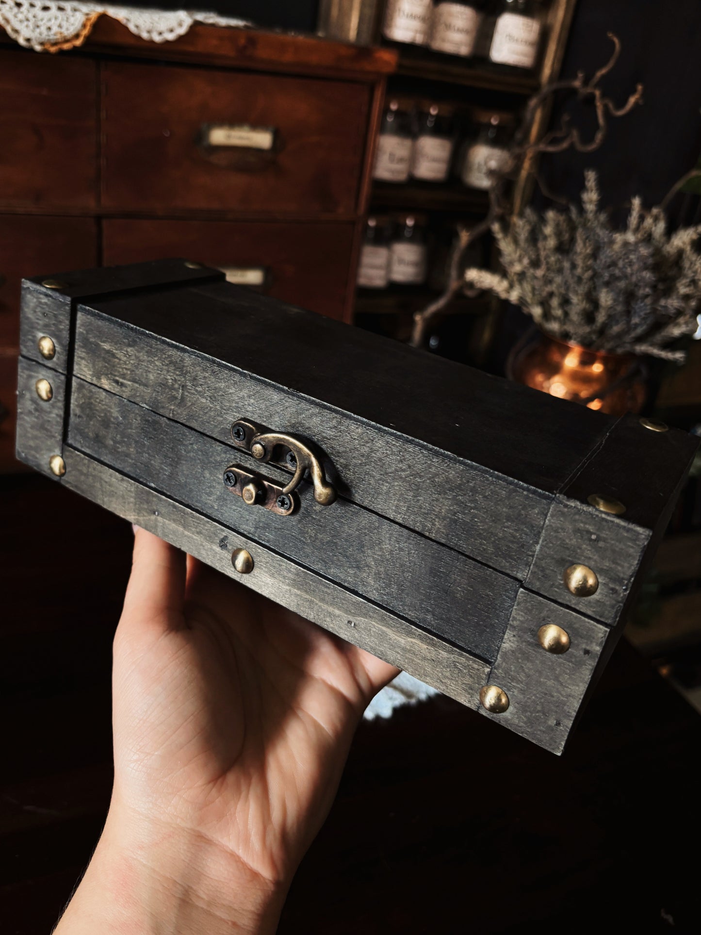 Magical chest (wooden)