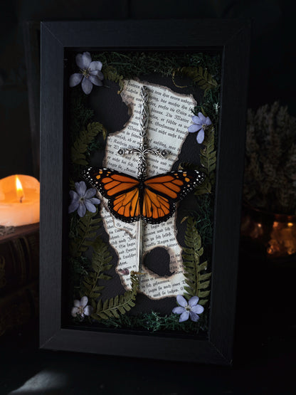 Sword Frame – Danaus plexippus (22x12cm)